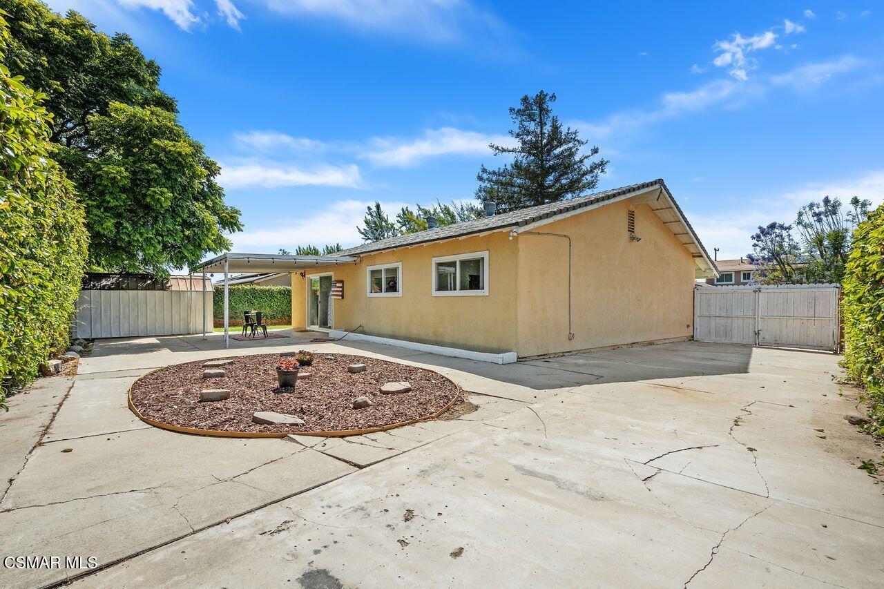 2142 Atwater Avenue Simi Valley, CA 93063 - Photo 33 of 36 a view of outdoor space yard and front view of a house