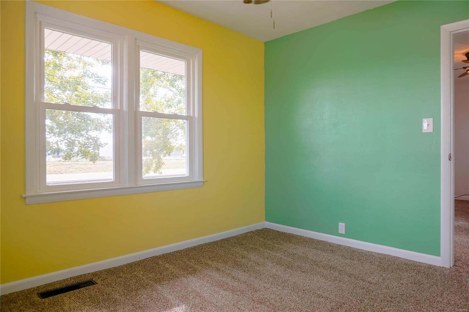 929 East Chain Of Rocks Road Granite City, IL 62040 - Photo 11 of 44