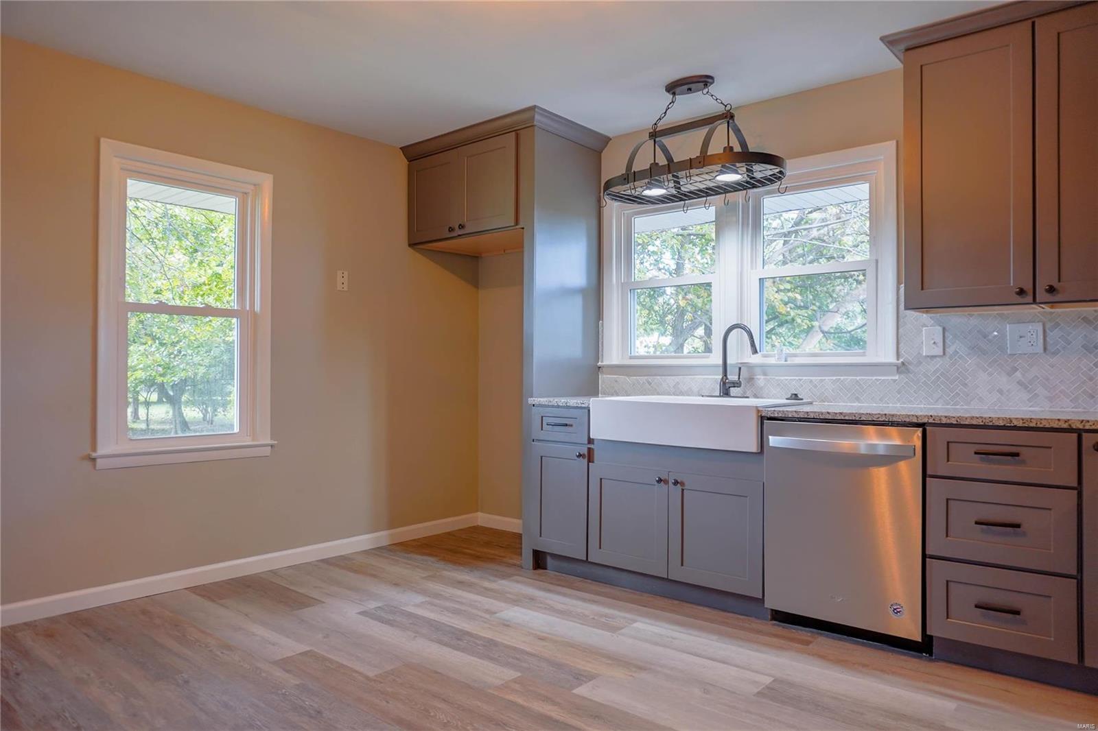 929 East Chain Of Rocks Road Granite City, IL 62040 - Photo 12 of 44