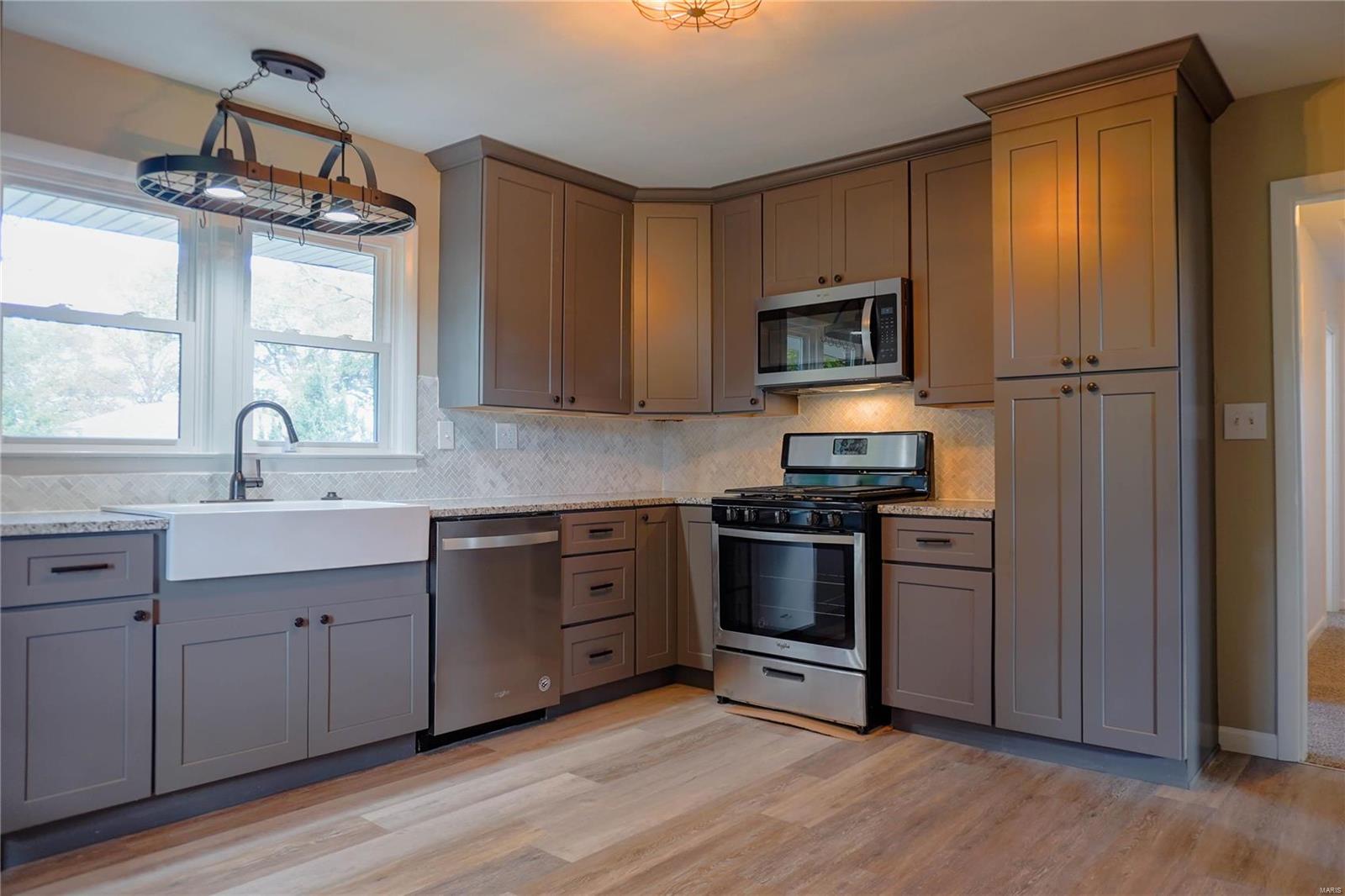 929 East Chain Of Rocks Road Granite City, IL 62040 - Photo 13 of 44