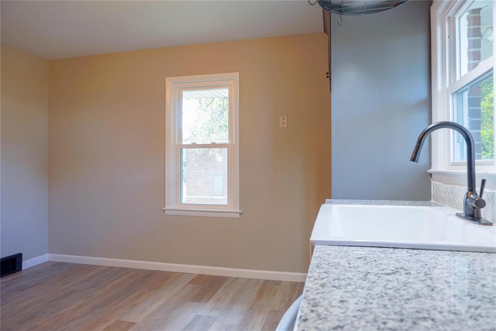 929 East Chain Of Rocks Road Granite City, IL 62040 - Photo 14 of 44