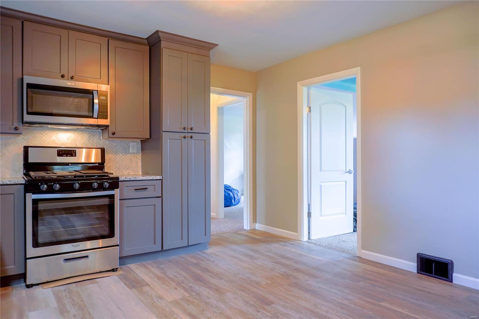 929 East Chain Of Rocks Road Granite City, IL 62040 - Photo 15 of 44