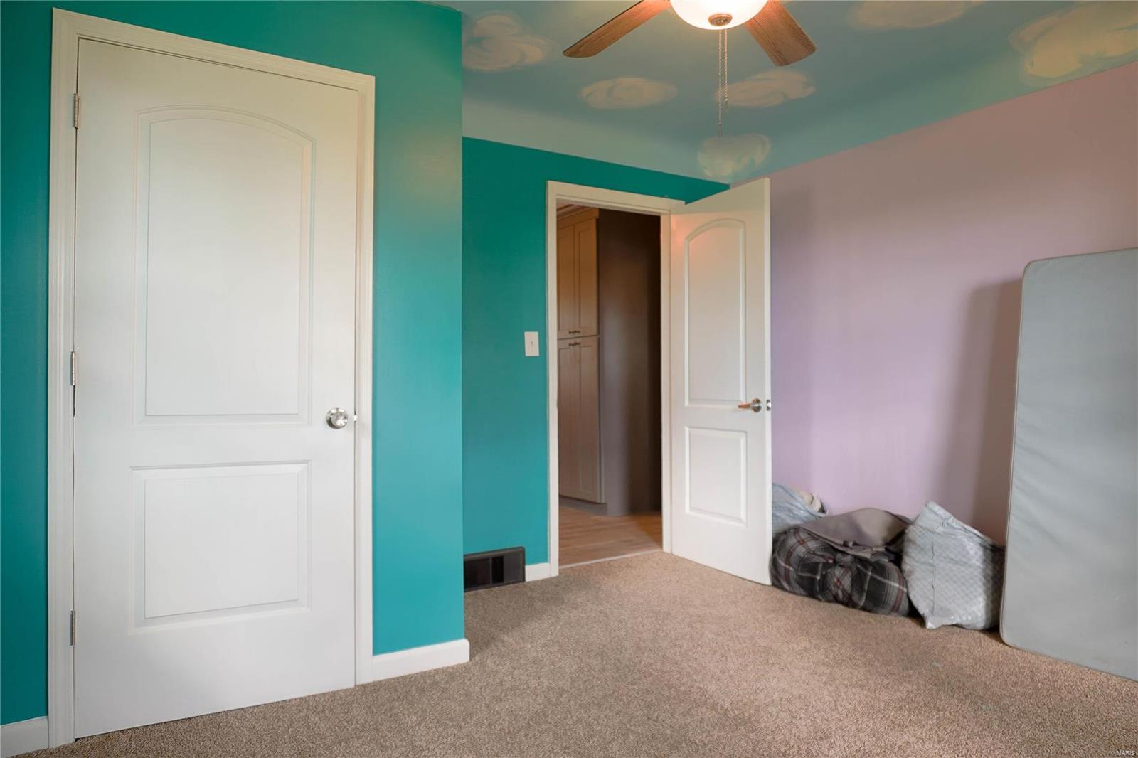 929 East Chain Of Rocks Road Granite City, IL 62040 - Photo 18 of 44