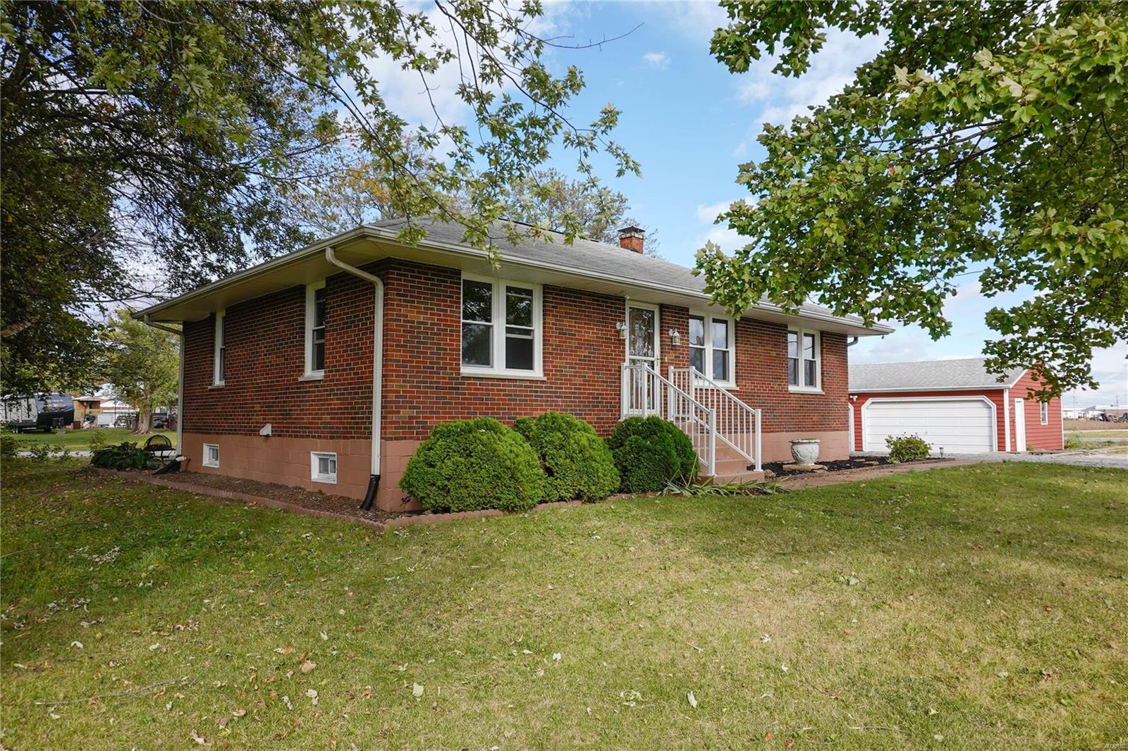 929 East Chain Of Rocks Road Granite City, IL 62040 - Photo 5 of 44