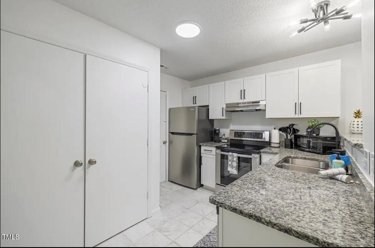 1835 Vintage Road Raleigh, NC 27610 - Photo 2 of 19 IMG_2767