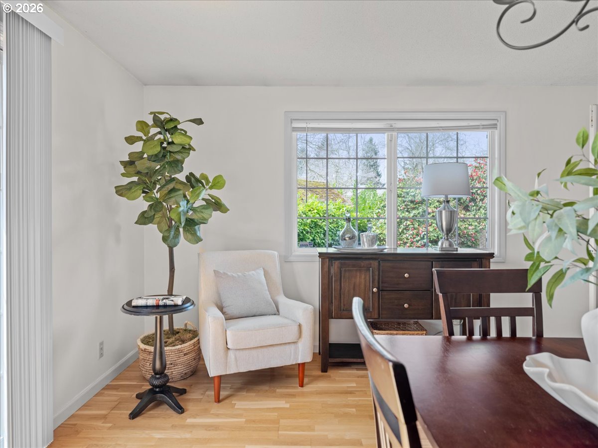 3775 3rd Avenue North Keizer, OR 97303 - Photo 11 of 32 a living room with furniture potted plant and a window