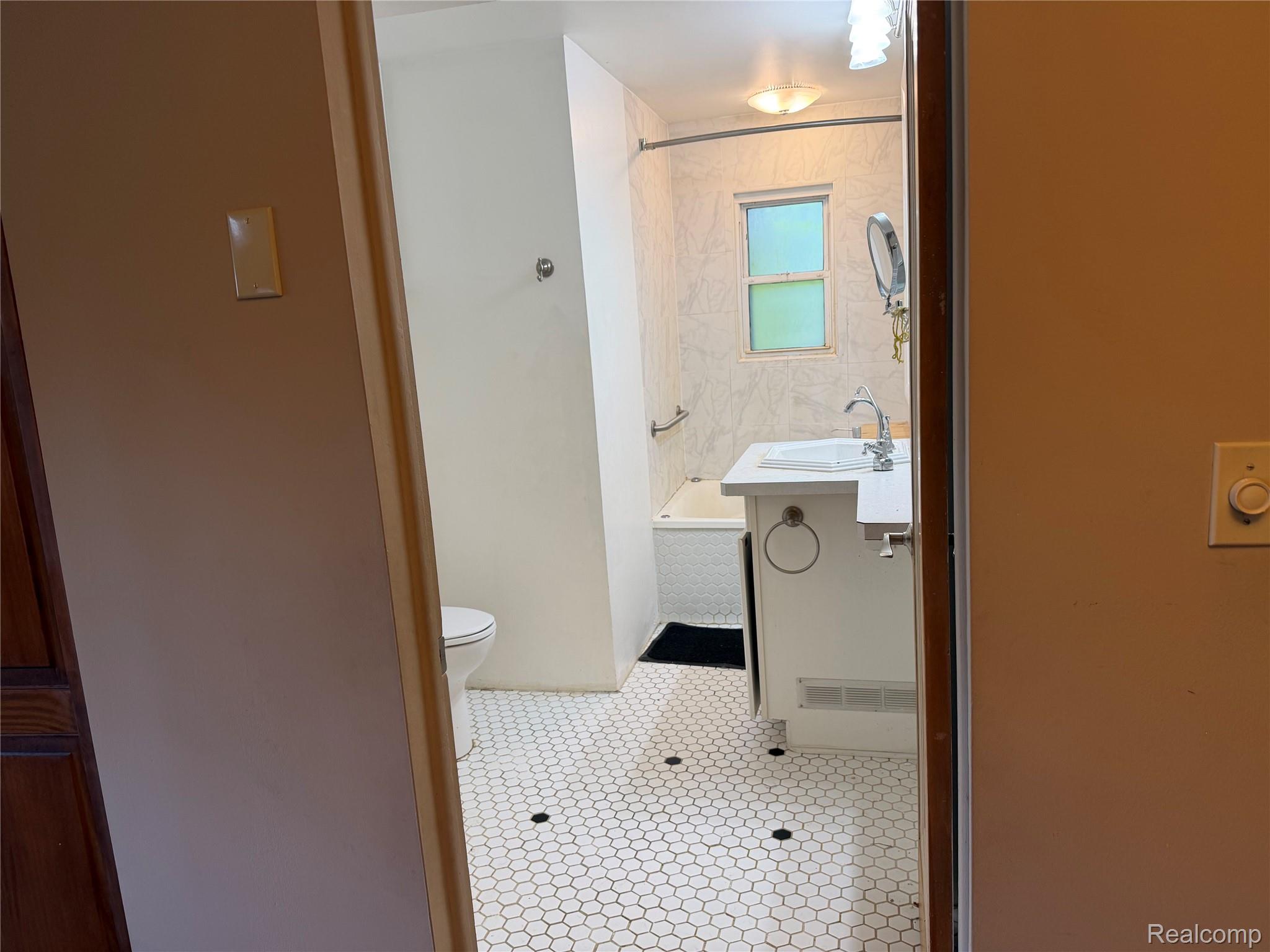 2030 Orpington Road Troy, MI 48083 - Photo 11 of 22
