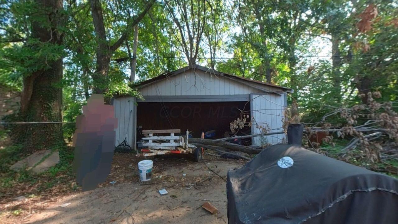 925 Parkway Road Cleveland, OH 44108 - Photo 16 of 29 Garage_-_Front
