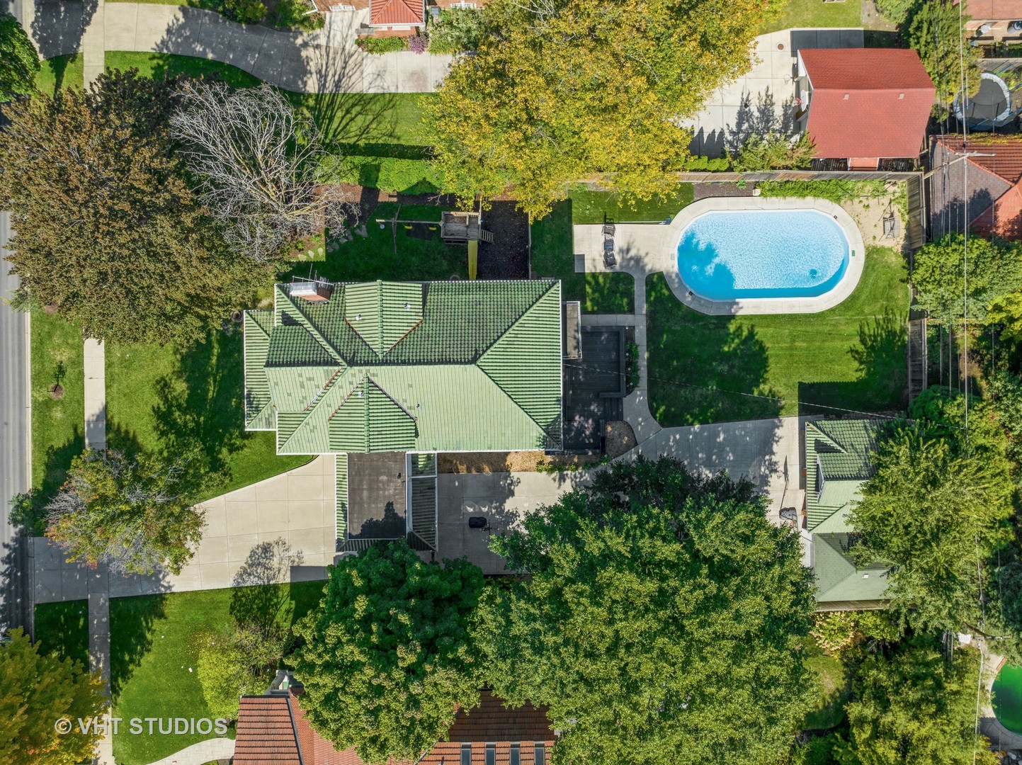 823 Jackson Avenue River Forest, IL 60305 - Photo 35 of 44 an aerial view of a house with yard swimming pool and outdoor seating