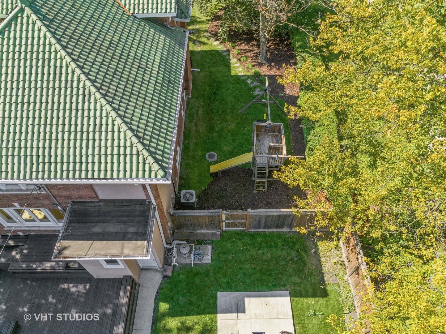 823 Jackson Avenue River Forest, IL 60305 - Photo 42 of 44 a backyard of a house with lots of green space