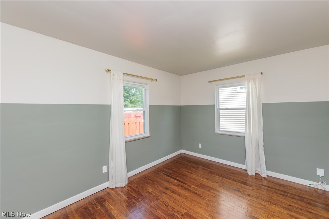 1284 Argonne Road Cleveland, OH 44121 - Photo 25 of 36