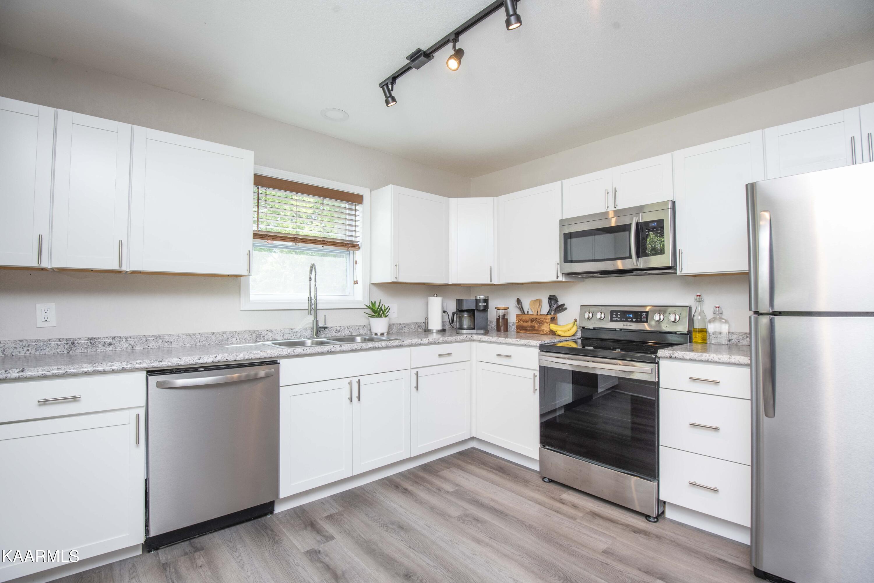 5414 Magazine Road Knoxville, TN 37920 - Photo 10 of 40 kitchen 3_1