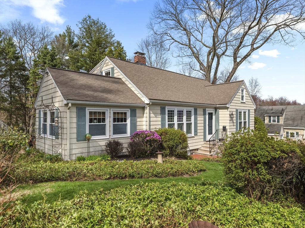 7 Fernwood Road Wakefield, MA 01880 - Photo 1 of 42 Gallery Image 1