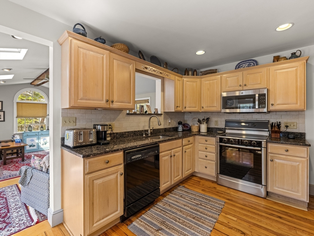7 Fernwood Road Wakefield, MA 01880 - Photo 16 of 42 Gallery Image 16