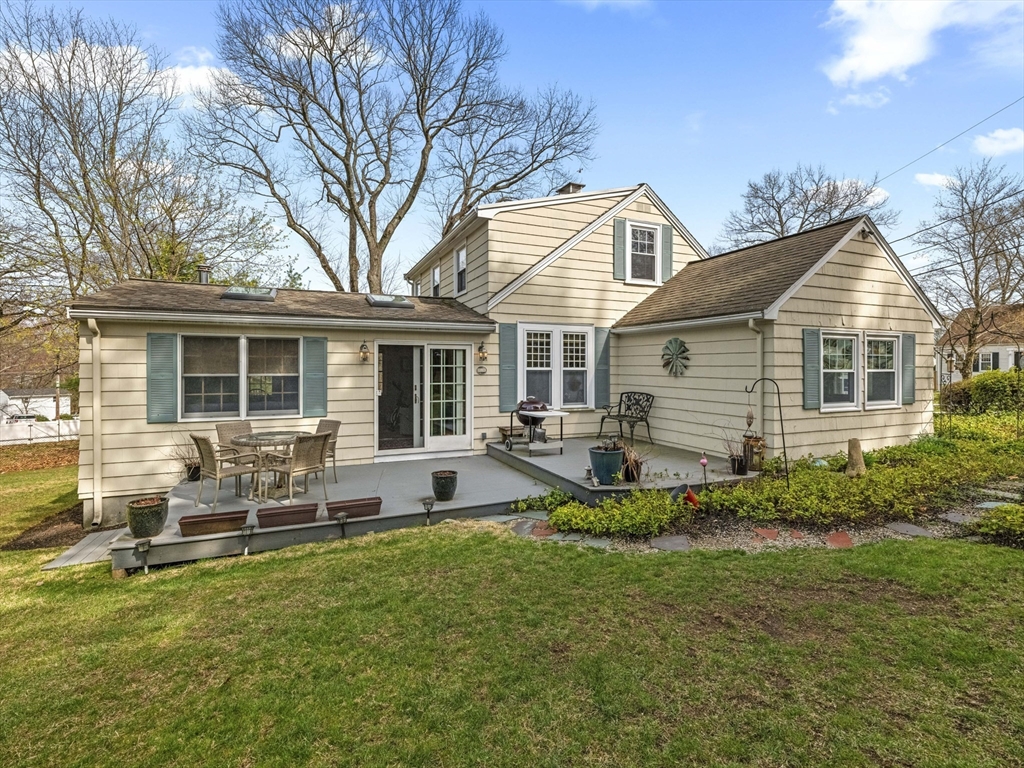 7 Fernwood Road Wakefield, MA 01880 - Photo 2 of 42 Gallery Image 2
