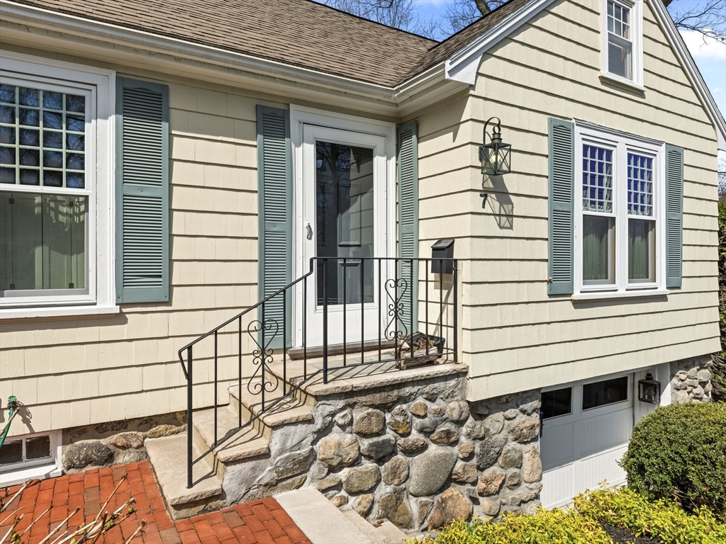 7 Fernwood Road Wakefield, MA 01880 - Photo 6 of 42 Gallery Image 6