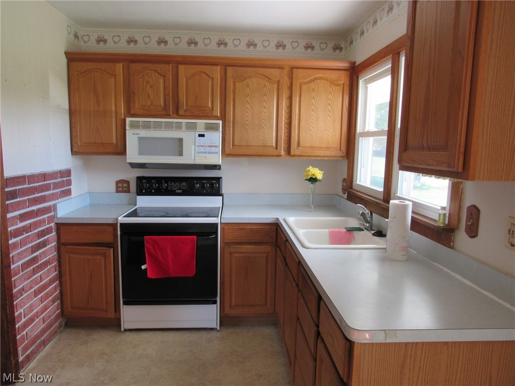7263 Ross Road Madison, OH 44057 - Photo 9 of 24