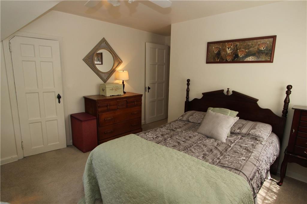 417 Sleepy Hollow Road Mt. Lebanon, PA 15228 - Photo 16 of 25 Gallery Image 16