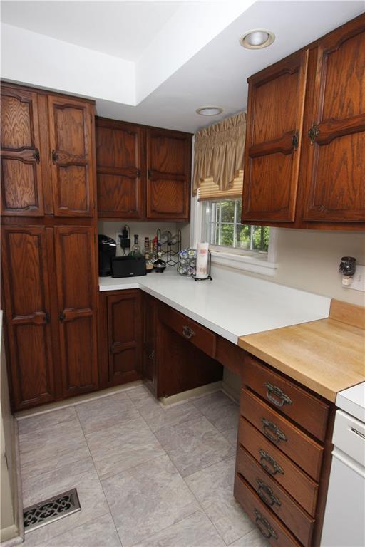 417 Sleepy Hollow Road Mt. Lebanon, PA 15228 - Photo 9 of 25 Gallery Image 9
