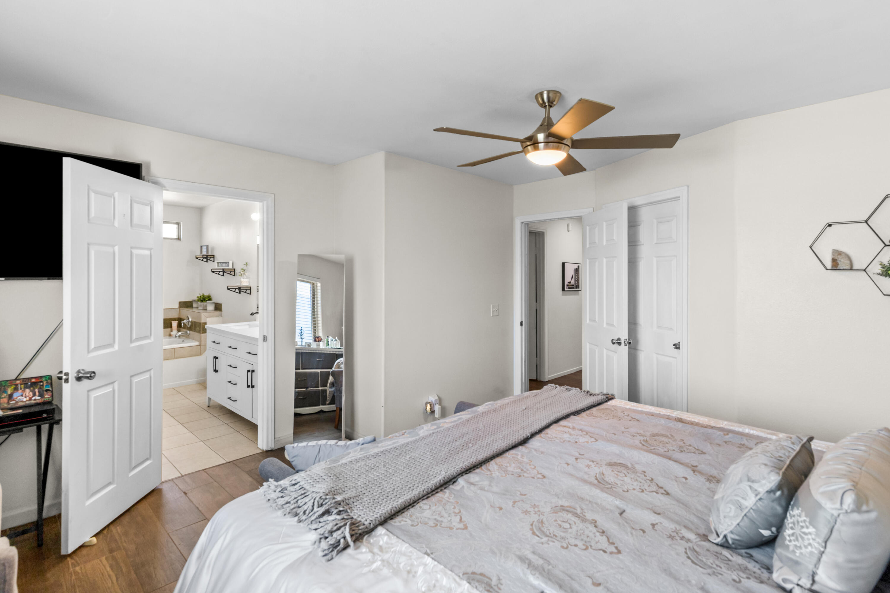 16443 Mauna Loa Road Desert Hot Springs, CA 92240 - Photo 13 of 36 36-IMG_2729