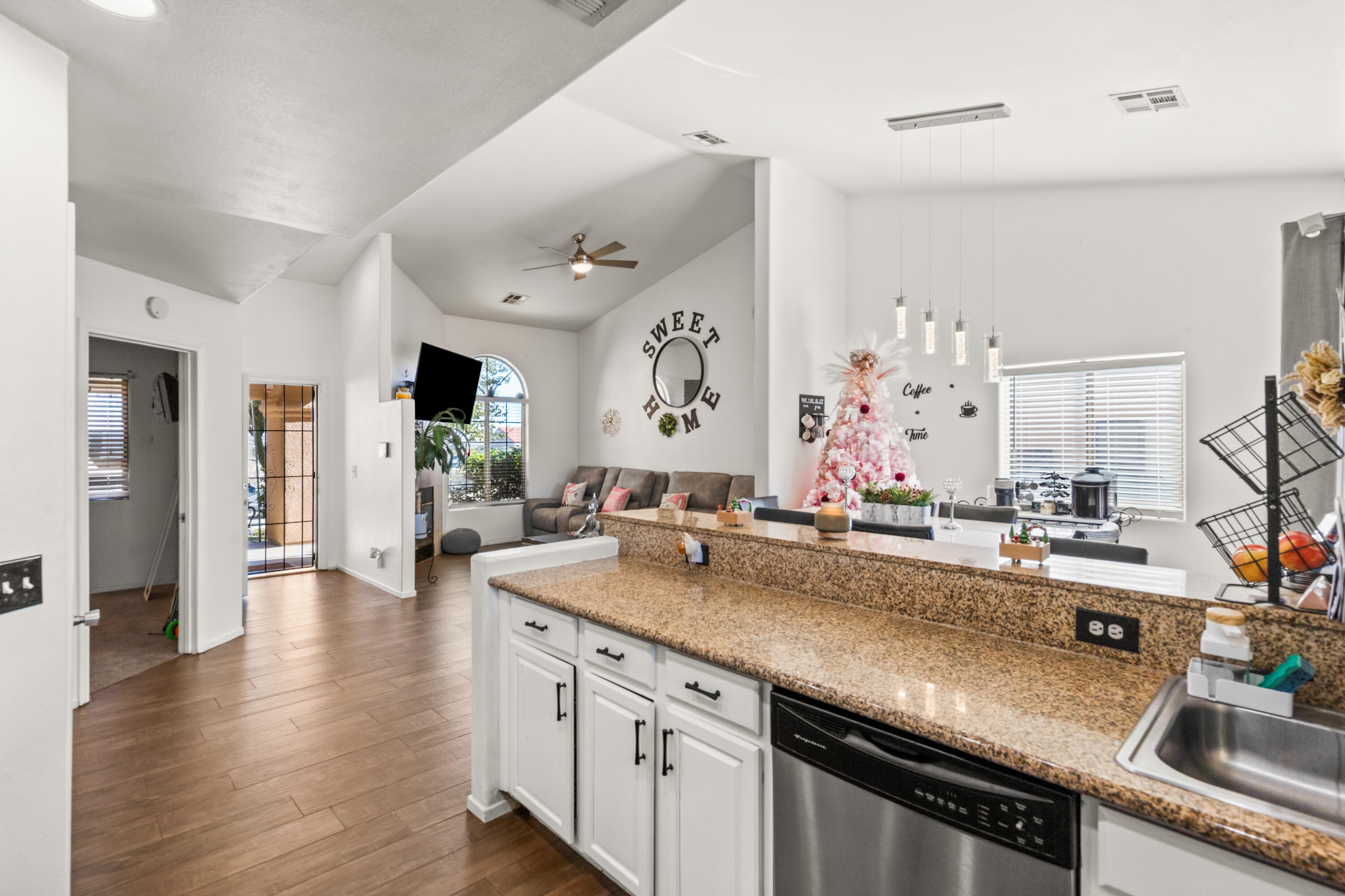 16443 Mauna Loa Road Desert Hot Springs, CA 92240 - Photo 6 of 36 18-IMG_2711