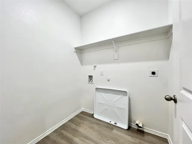 $2,095 | 3501 East Renfro Street, Unit 614, Burleson, TX 76028