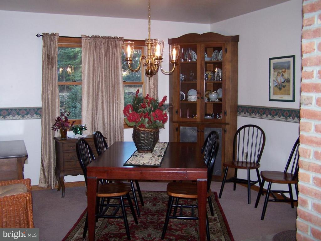 812 South Cedar Street Lititz, PA 17543 - Photo 4 of 11