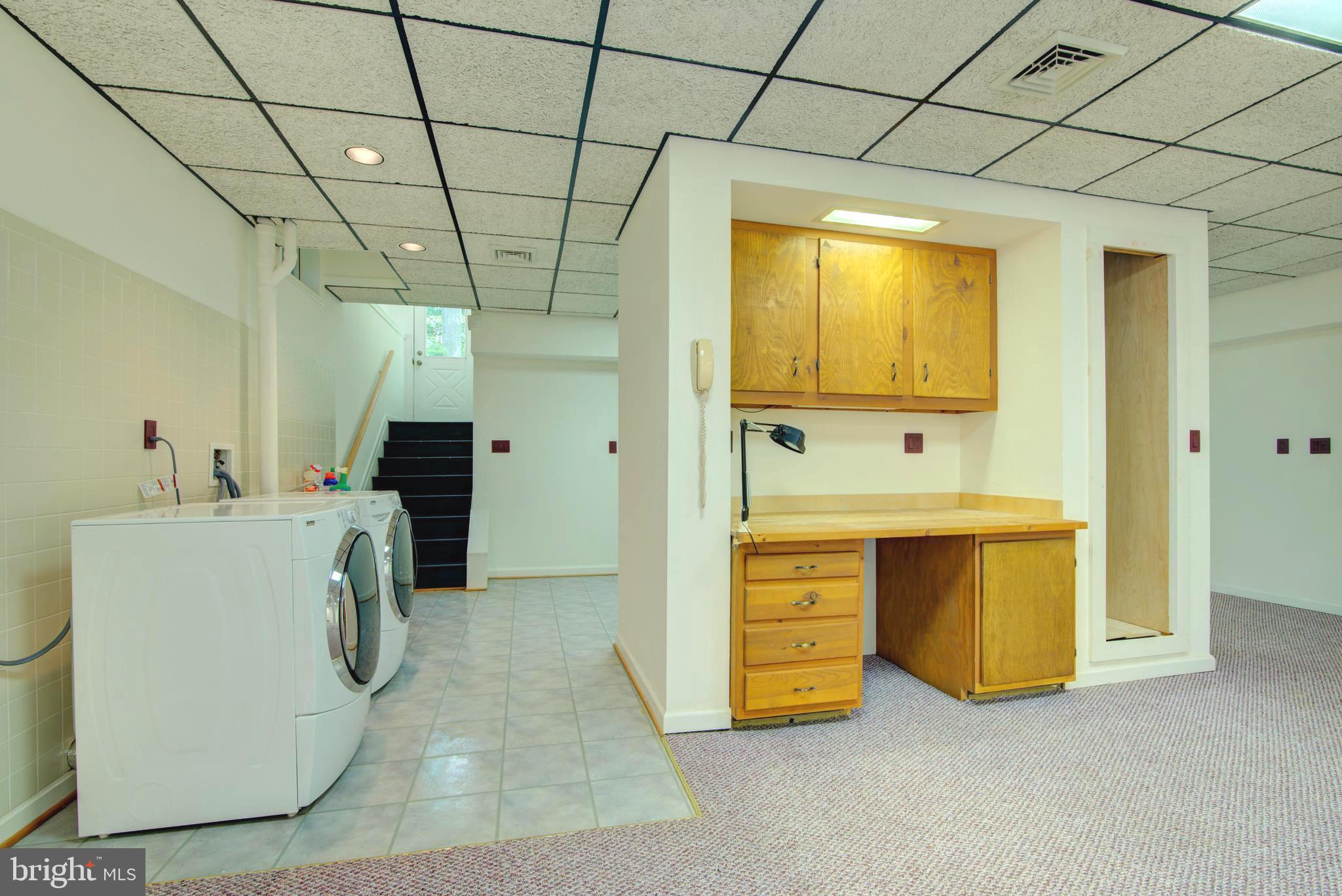 44 Carrollton Road Sterling, VA 20165 - Photo 53 of 72 Convenient Lower-Level Workspace