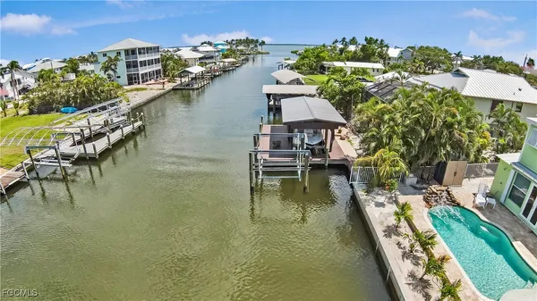 $8,500 | 2372 Baybreeze Street, St. James City, FL 33956