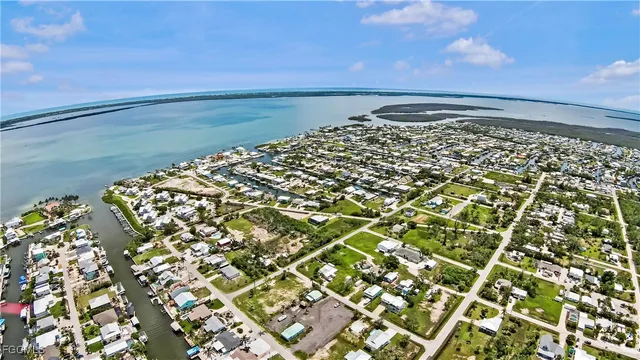 $8,500 | 2372 Baybreeze Street, St. James City, FL 33956