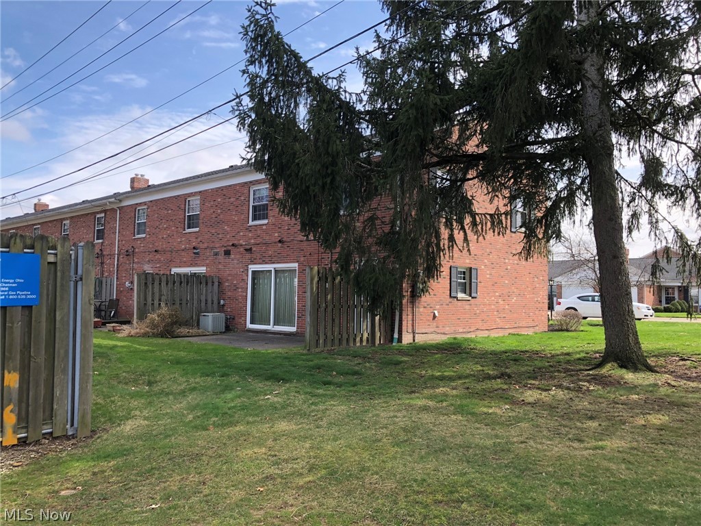 101 Chatham Way Mayfield Heights, OH 44124 - Photo 4 of 23