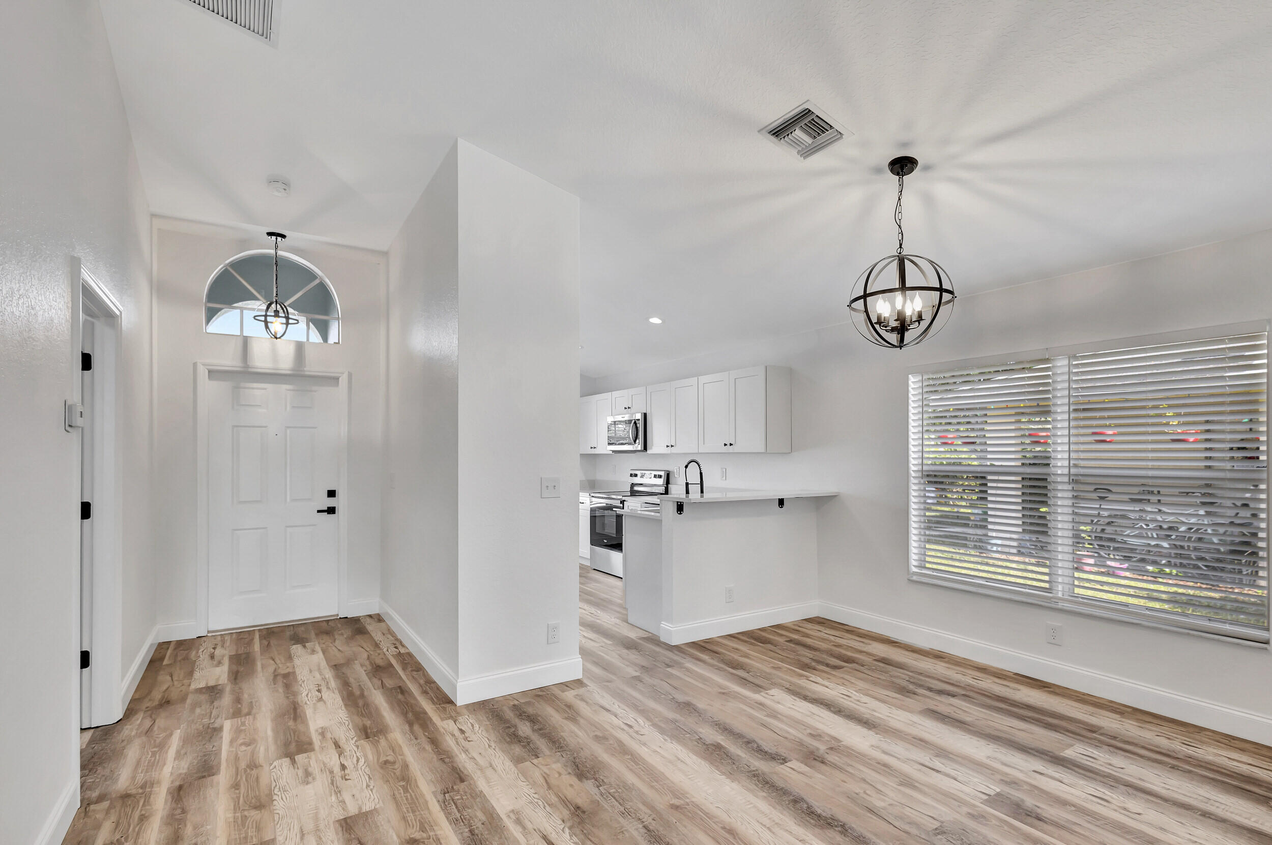 6746 3rd Street Jupiter, FL 33458 - Photo 6 of 60 06_5d1a4451