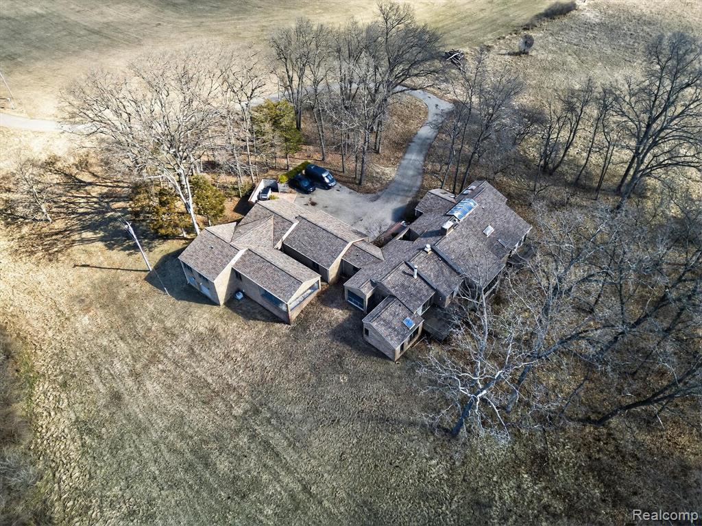 2551 Patterson Lake Road Pinckney, MI 48169 - Photo 86 of 95