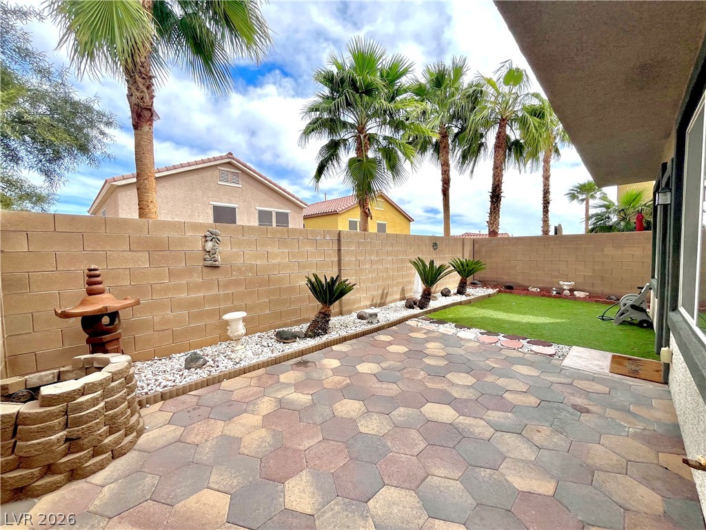 292 Soggy Ruff Way Las Vegas, NV 89148 - Photo 3 of 9