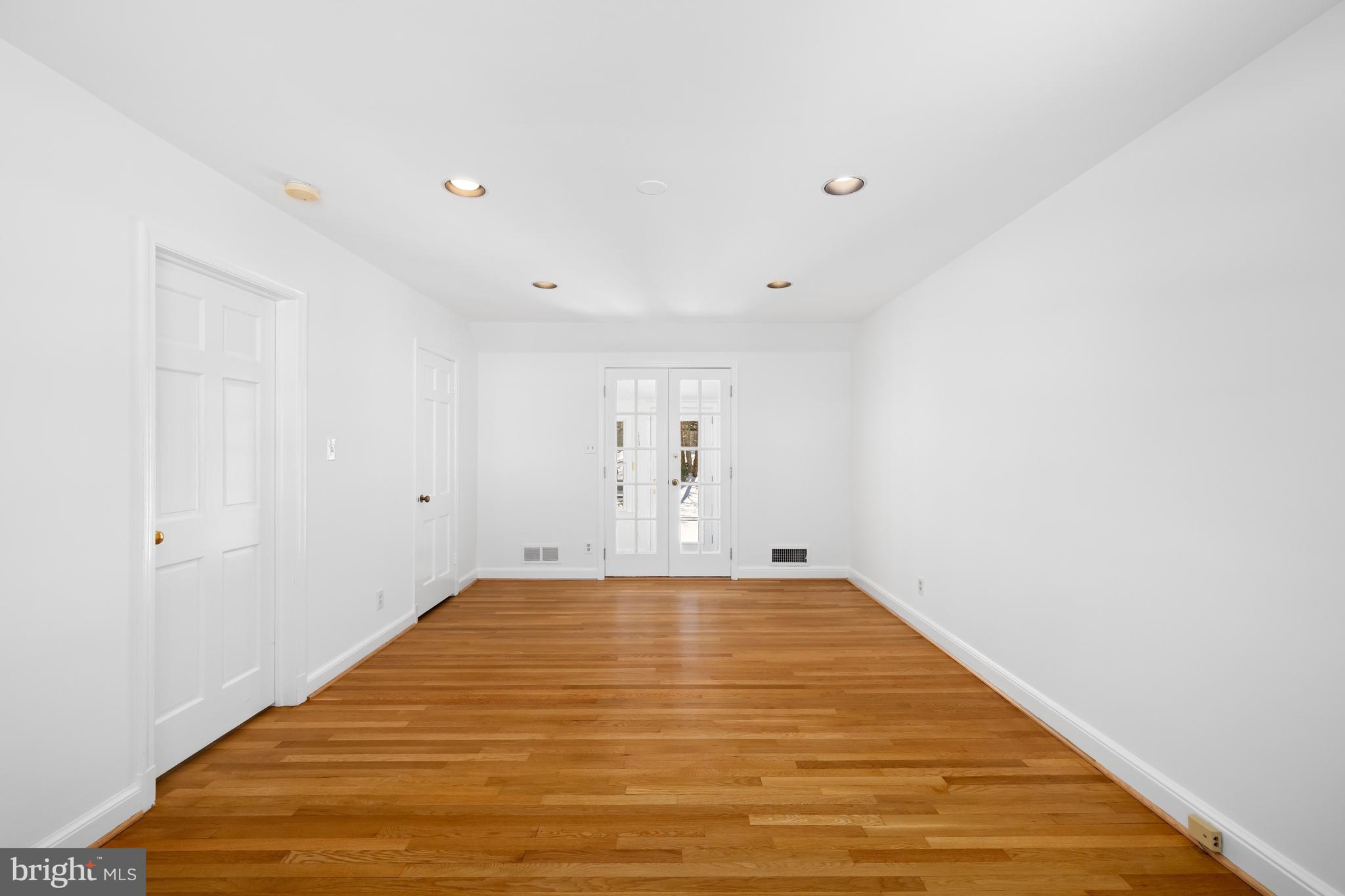 8047 Glendale Road Chevy Chase, MD 20815 - Photo 21 of 42 Primary Bedroom