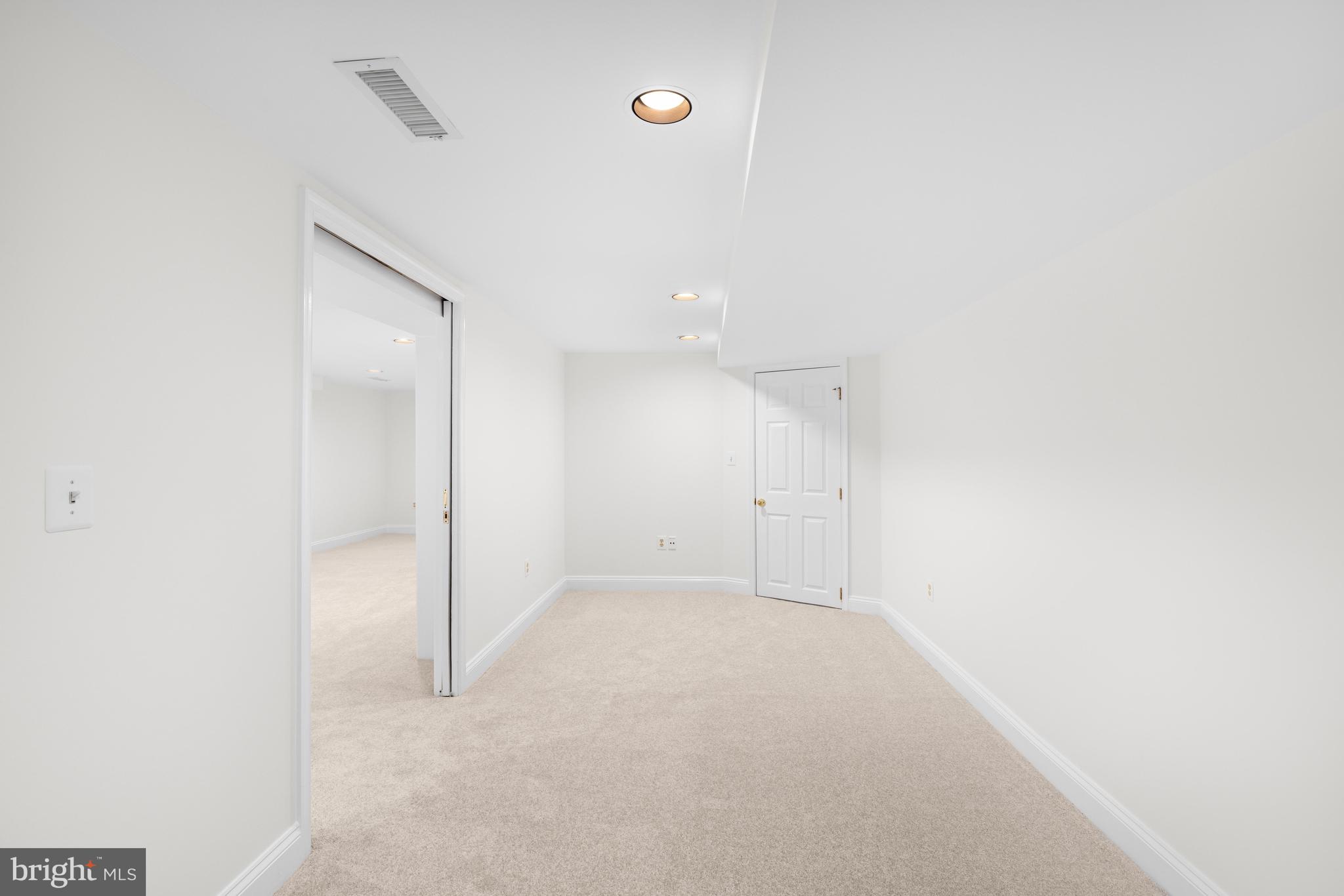 8047 Glendale Road Chevy Chase, MD 20815 - Photo 35 of 42 Office