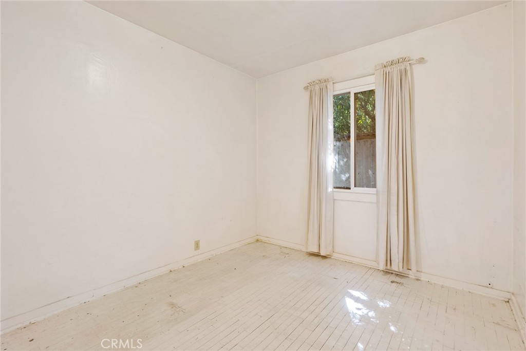 6865 Morro Road, Unit A Atascadero, CA 93422 - Photo 36 of 38 an empty room with windows