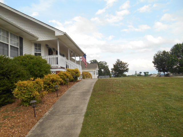 10215 Fielding Road Ooltewah, TN 37363 - Photo 3 of 43 DSCN3277