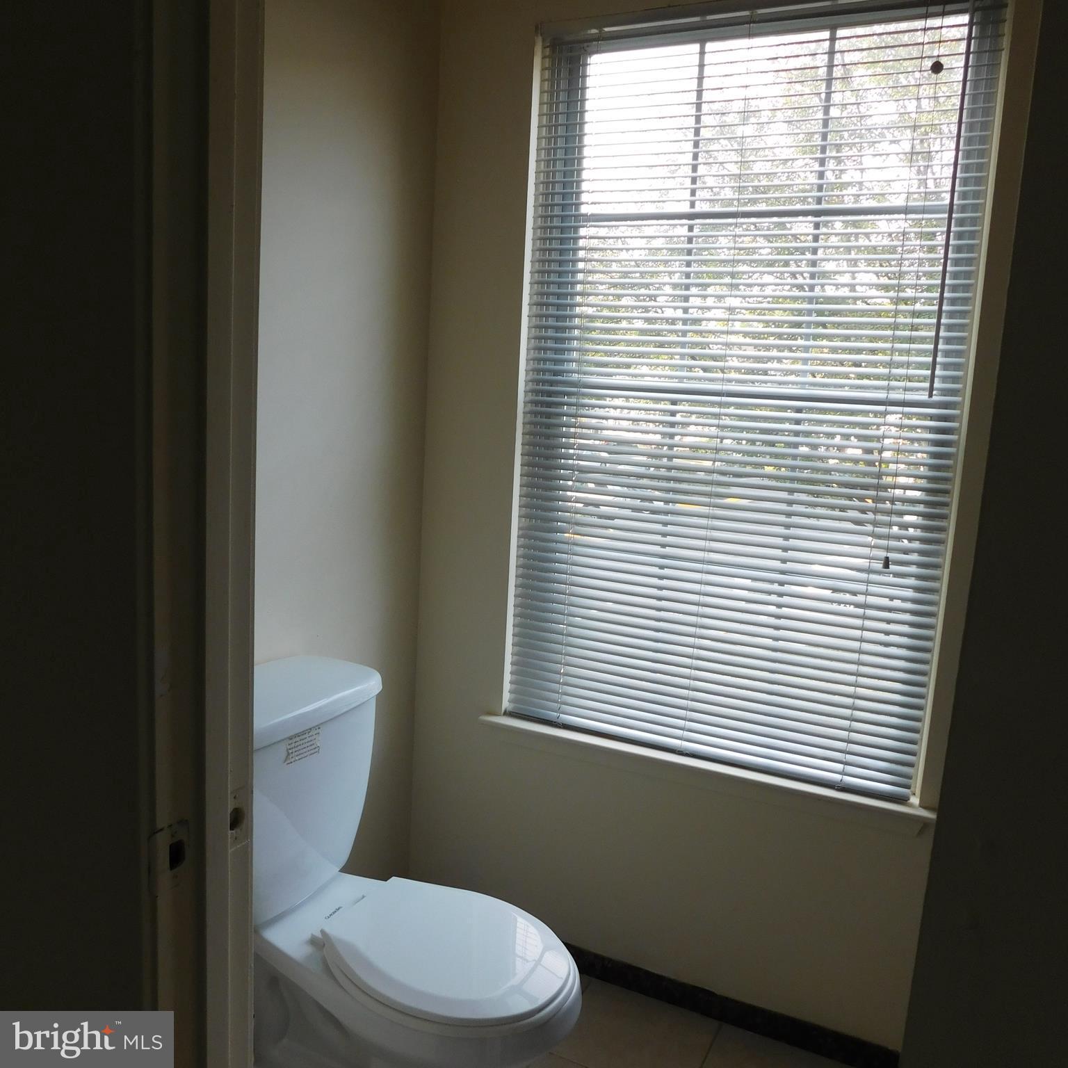 7709 Lexton Place, Unit 48 Springfield, VA 22152 - Photo 25 of 28 Bath (Master)