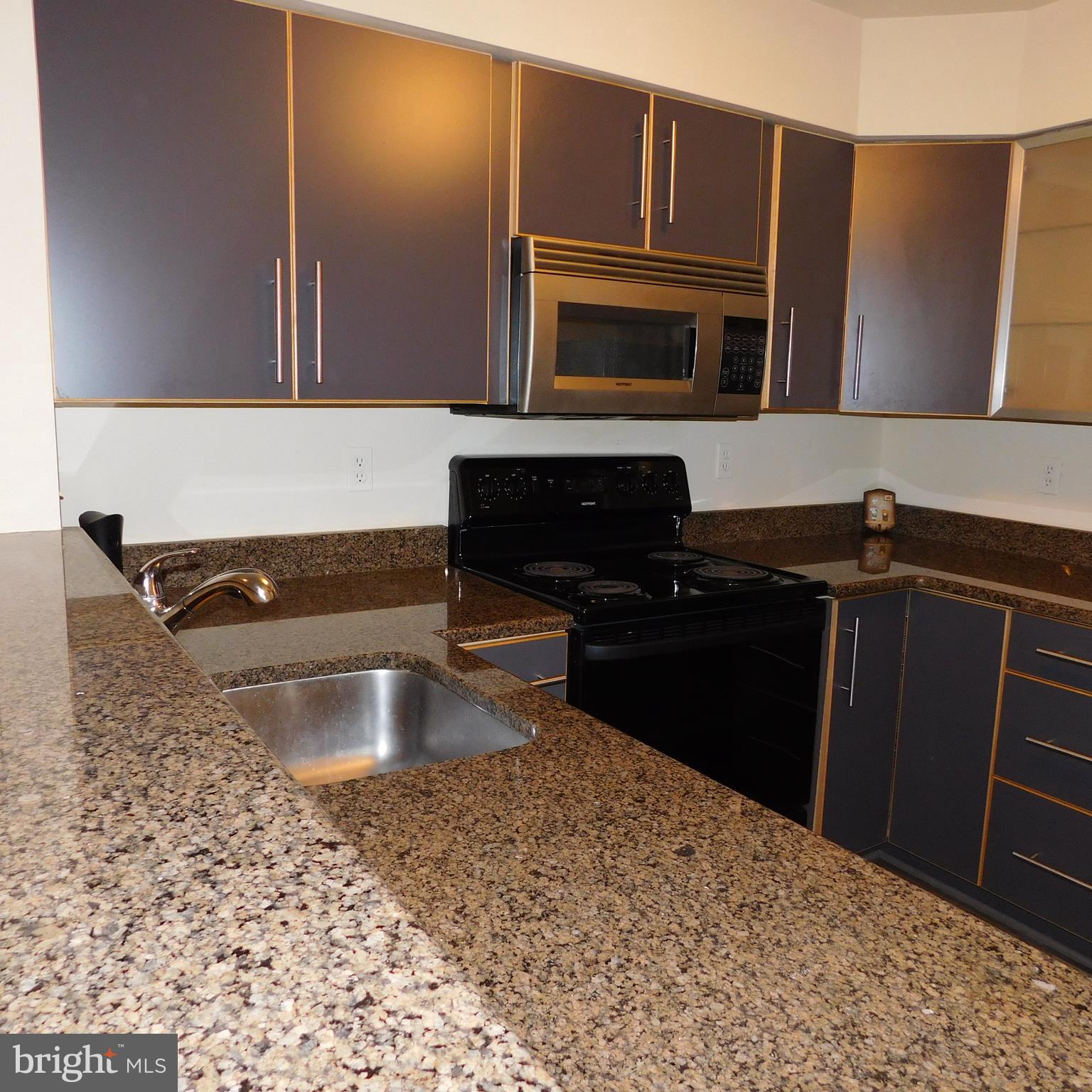7709 Lexton Place, Unit 48 Springfield, VA 22152 - Photo 9 of 28 Kitchen