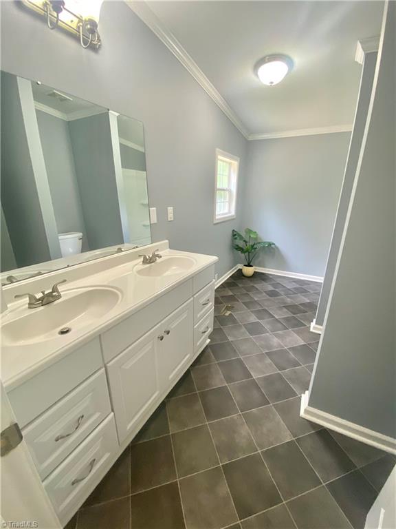 5010 Adder Ridge Lane Burlington, NC 27217 - Photo 6 of 35 Formal Living
