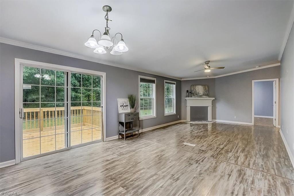 5010 Adder Ridge Lane Burlington, NC 27217 - Photo 7 of 35 Nice Open Eat In Area & Family Room