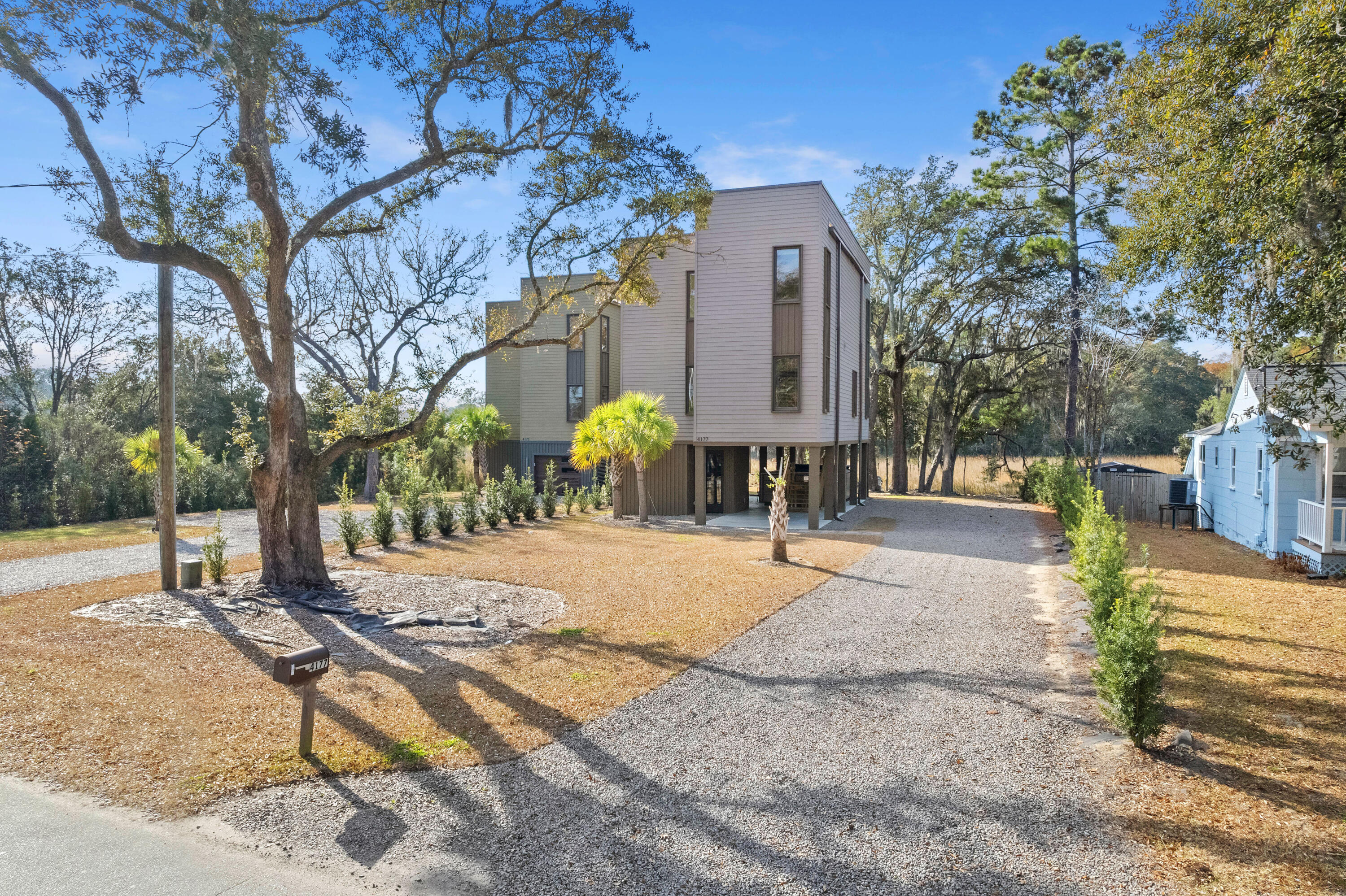 4177SRhettAve-CasaVerdeMediaLLC4