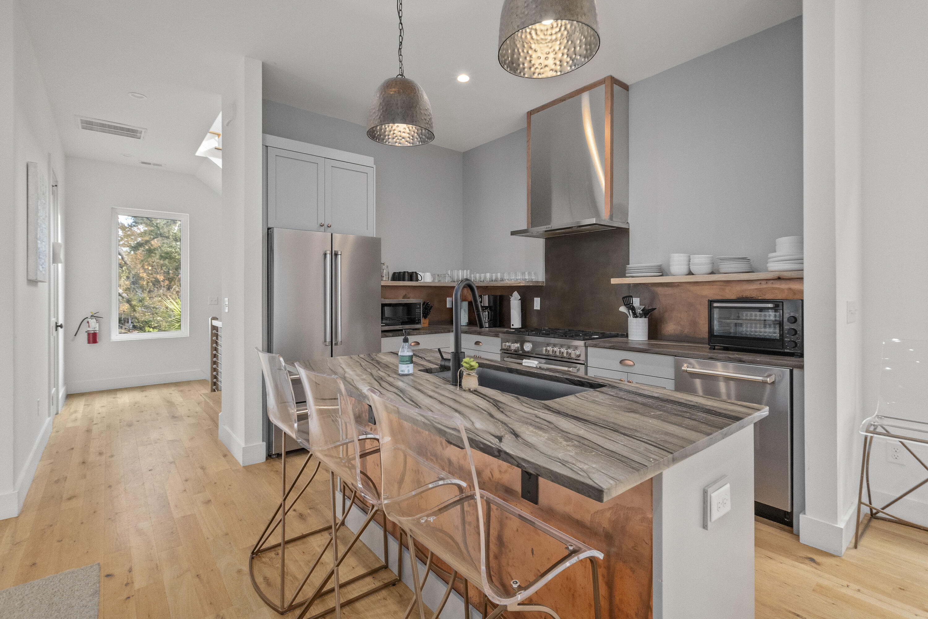 4177 South Rhett Avenue North Charleston, SC 29405 - Photo 11 of 50 4177SRhettAve-CasaVerdeMediaLLC11