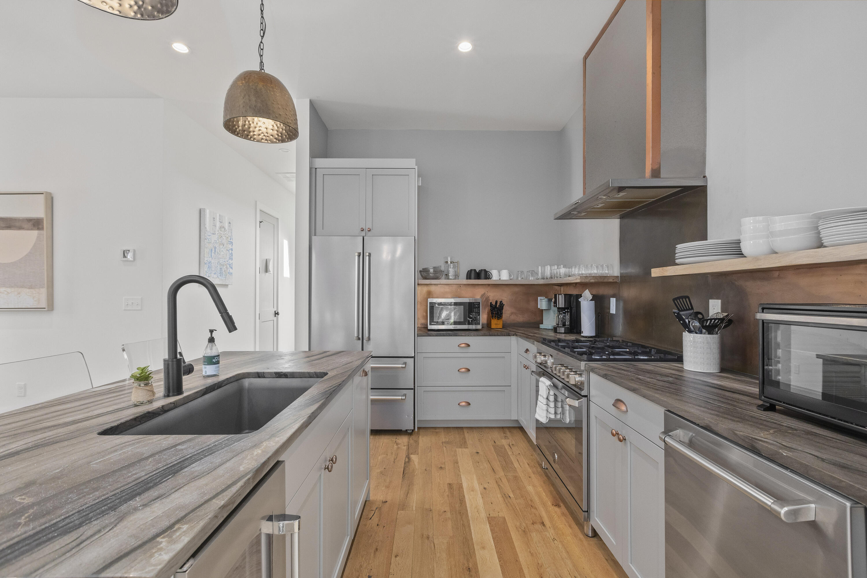 4177 South Rhett Avenue North Charleston, SC 29405 - Photo 13 of 50 4177SRhettAve-CasaVerdeMediaLLC13