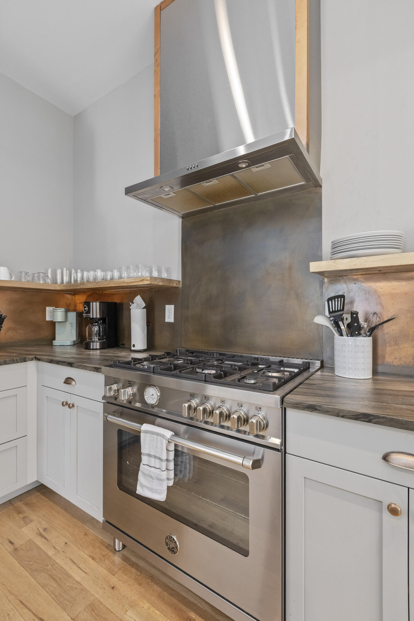 4177 South Rhett Avenue North Charleston, SC 29405 - Photo 16 of 50 4177SRhettAve-CasaVerdeMediaLLC16