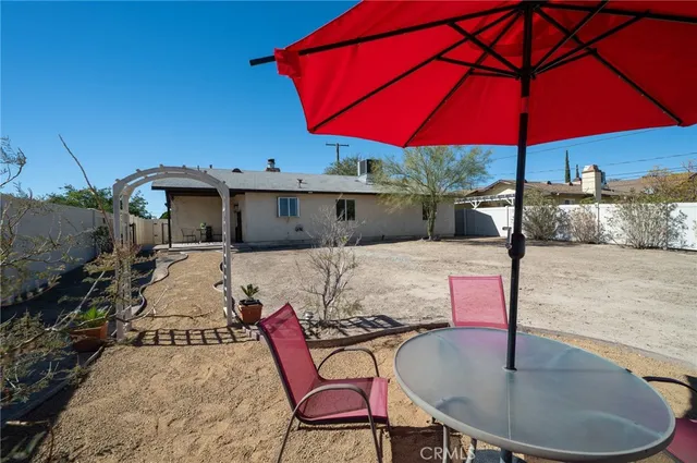 $297,500 | 16011 Coronado Drive, Victorville, CA 92394