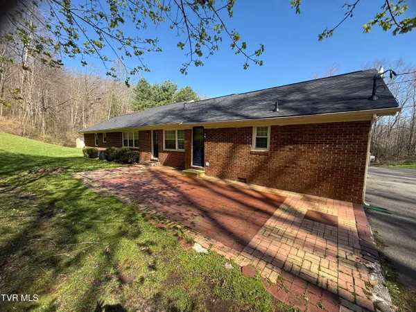 $299,995 | 8412 Courtland Road, Wise, VA 24293