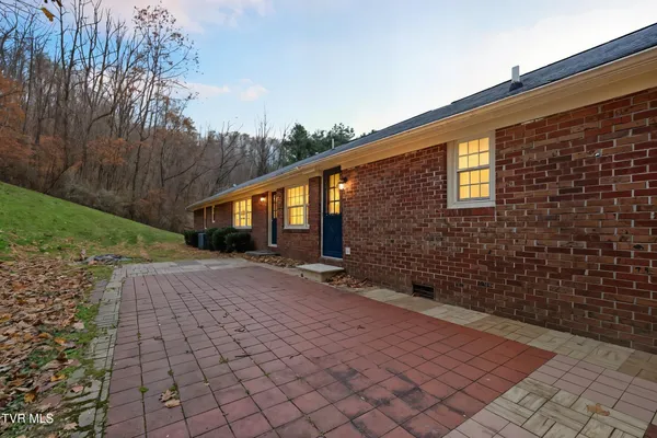$299,995 | 8412 Courtland Road, Wise, VA 24293