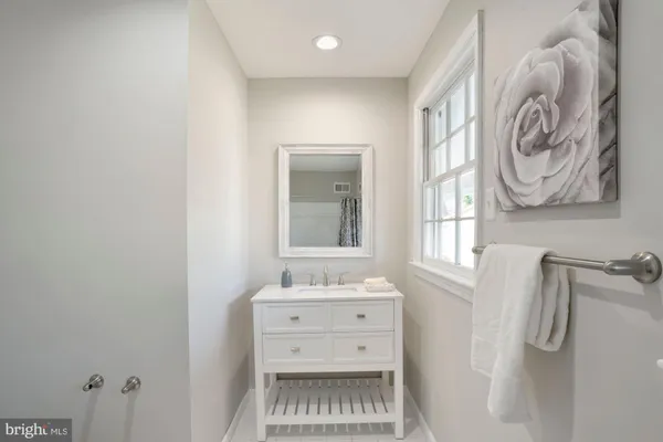 $4,750 | 9129 Leghorn Place, Fairfax, VA 22031